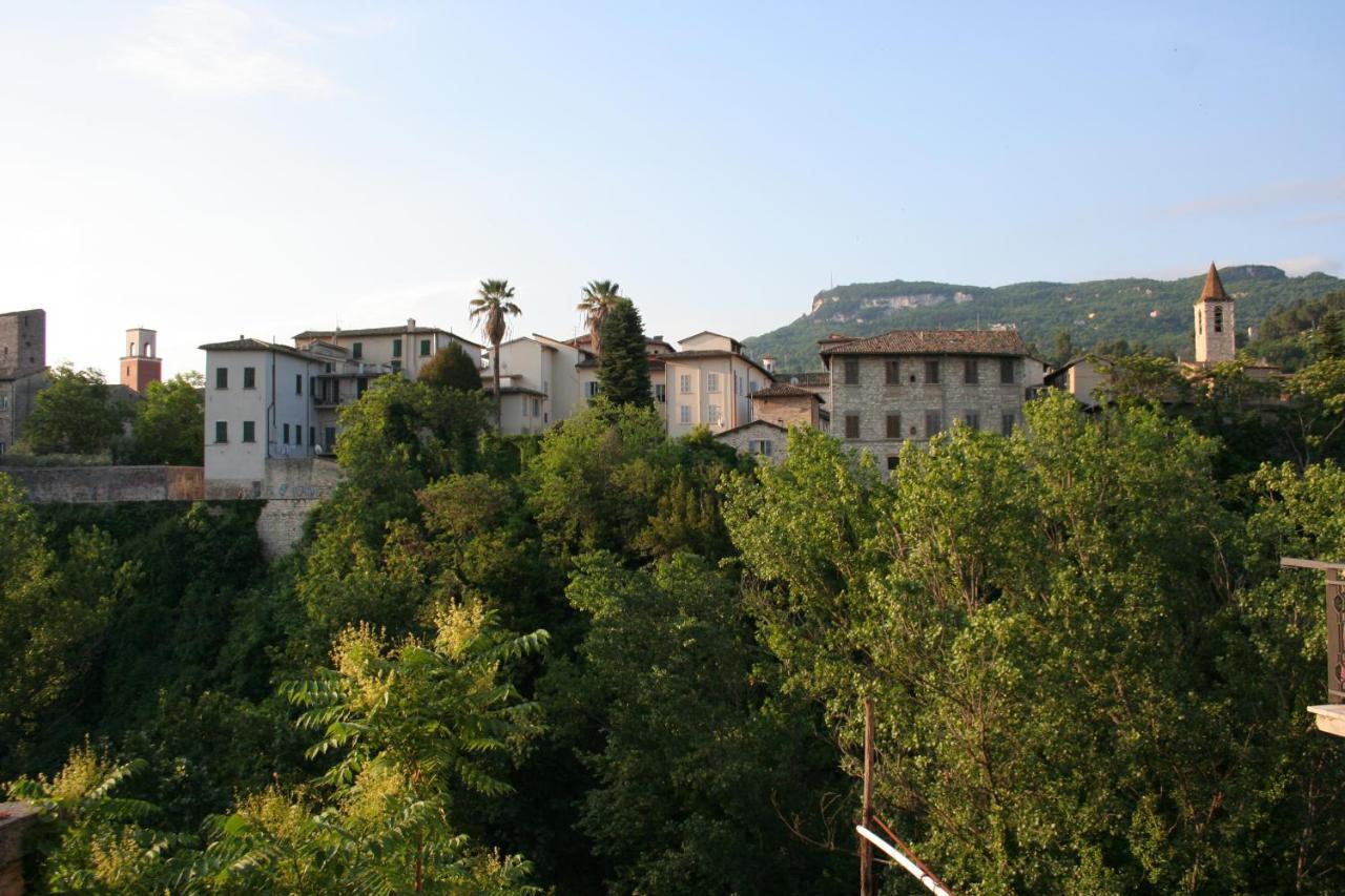 Mini Appartamento "Il Nido Del Picchio" Ascoli Piceno Eksteriør bilde